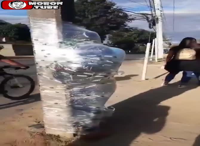 Video :A burglar is awaiting the arrival of law enforcement!